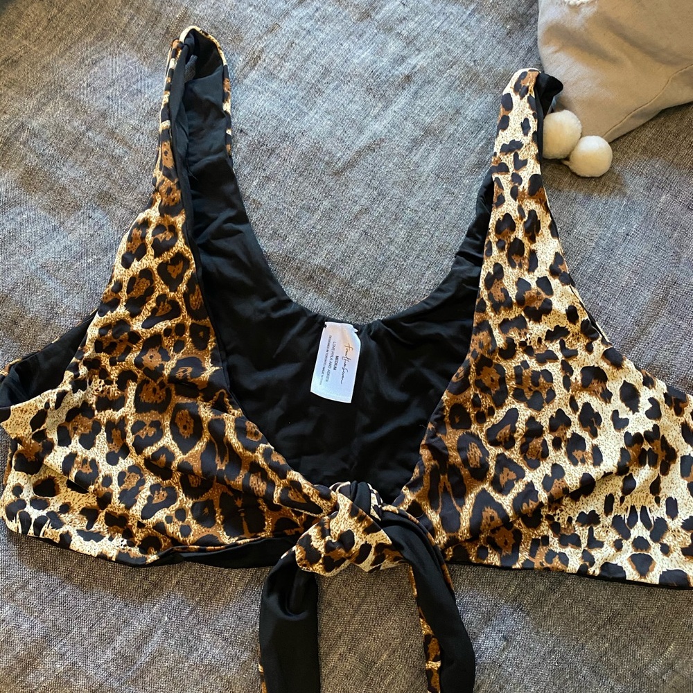 437 Swimwear - Leopard Kenzie top - Size M